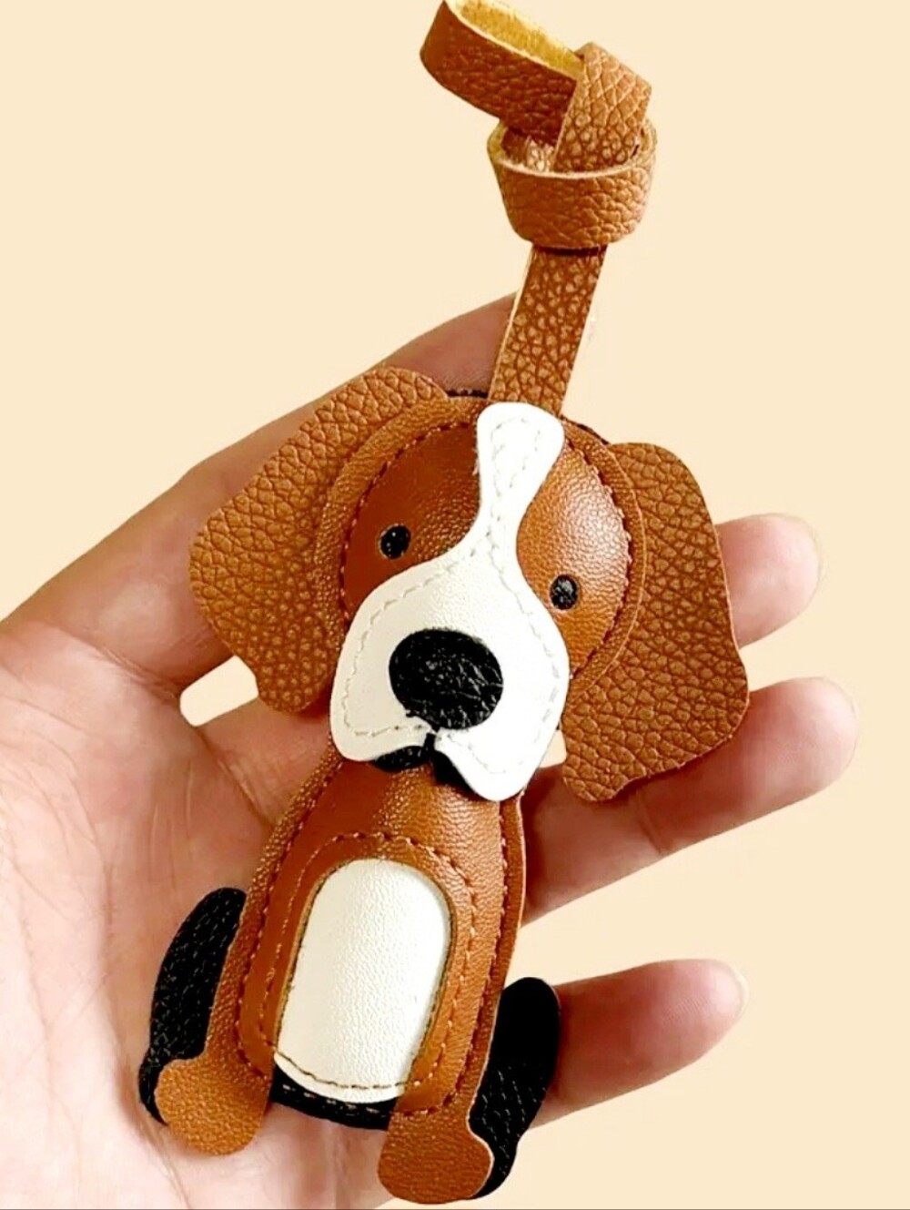Beagle Dog Charm Keychain - Picture 2 of 2